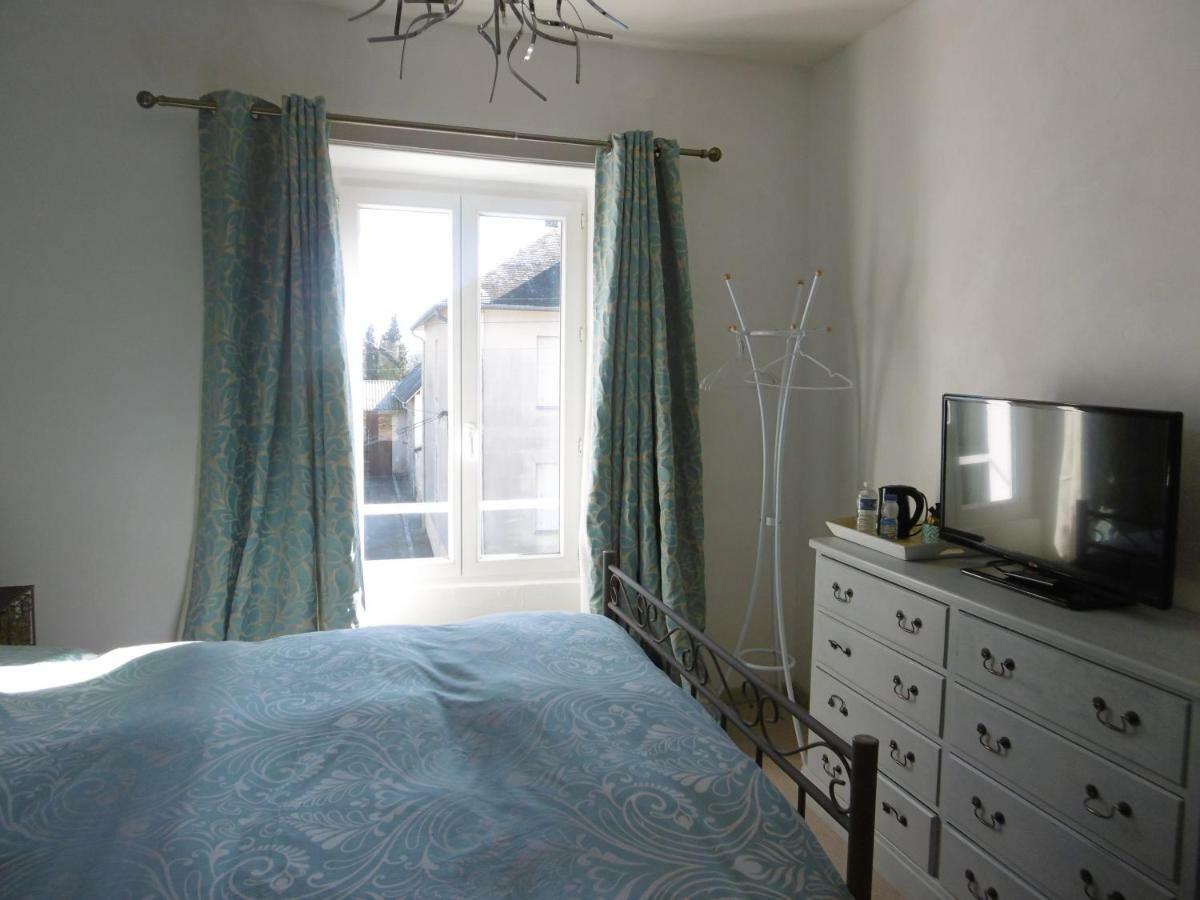 Le Chat Qui Peche B&B Chateauneuf-la-Foret Exterior photo