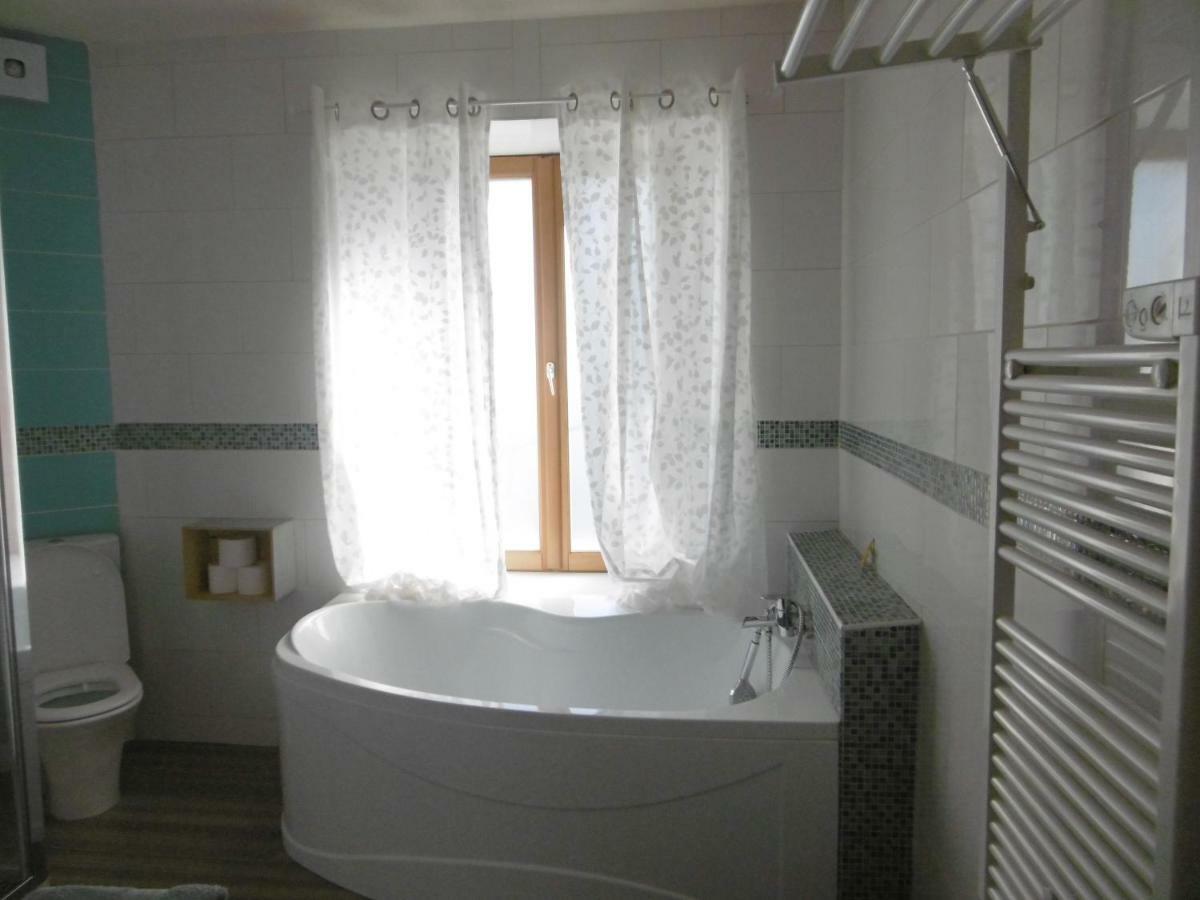 Le Chat Qui Peche B&B Chateauneuf-la-Foret Exterior photo